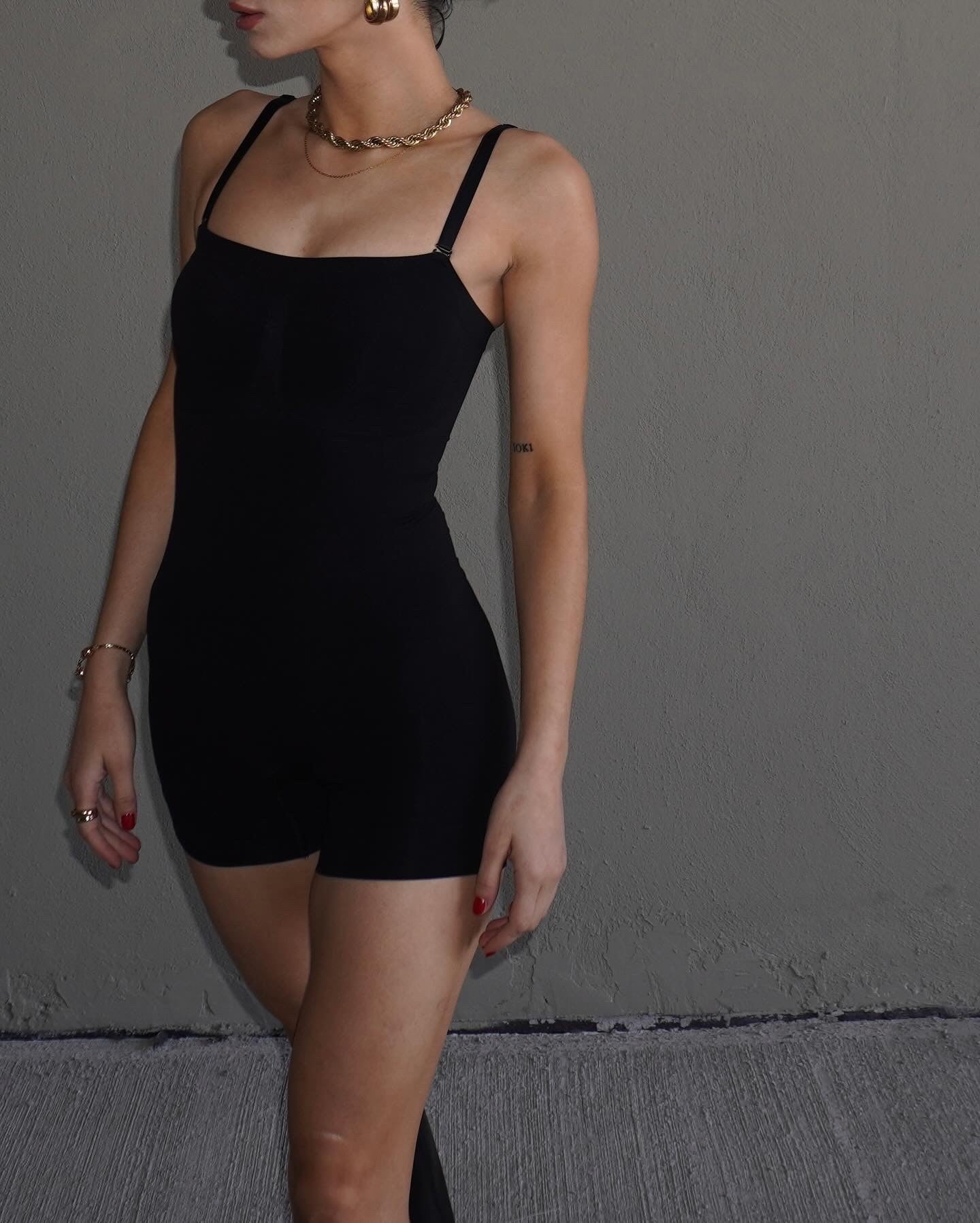Women's Seamless Short Bodysuit with Removable Adjustable Straps
